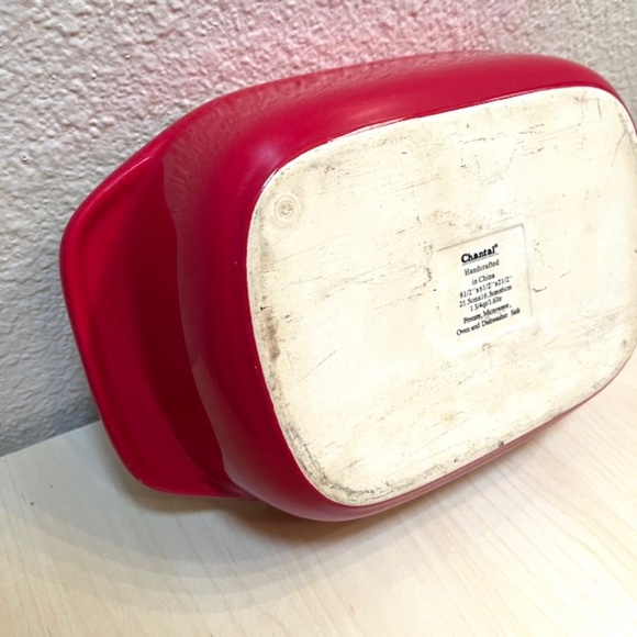 Chantal Baking Dish. Red/Cream 1 & 3/4 quart. 9 x 7 x 2 in. inner dimensions. - Picture 3 of 7